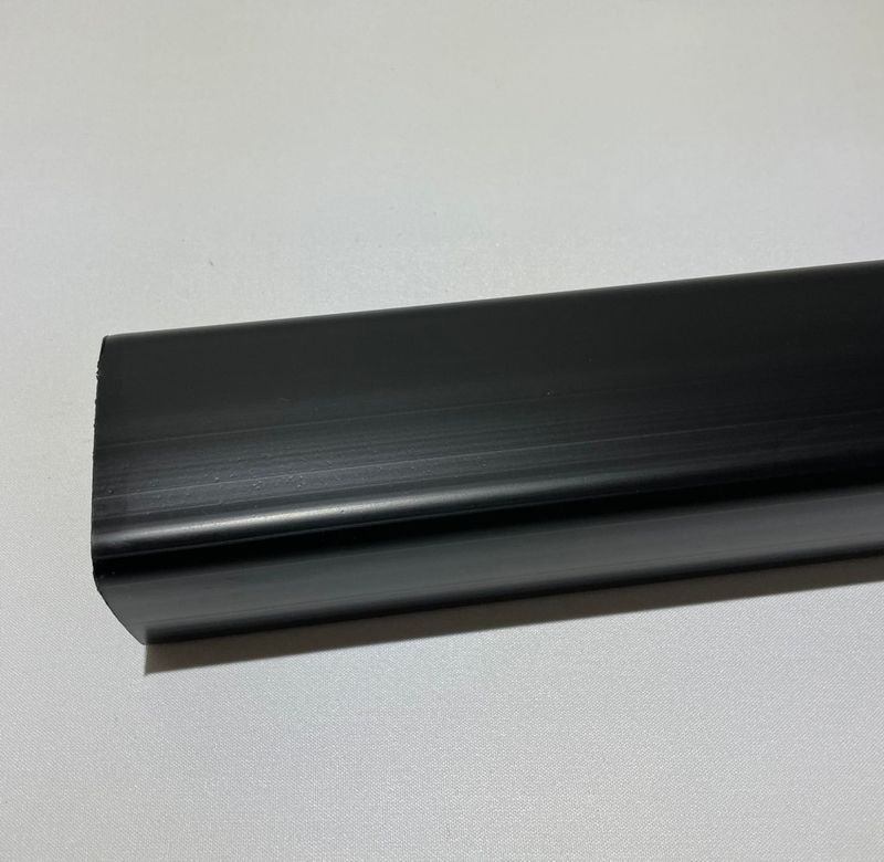 Plastkanal Sort 80 x 2000mm